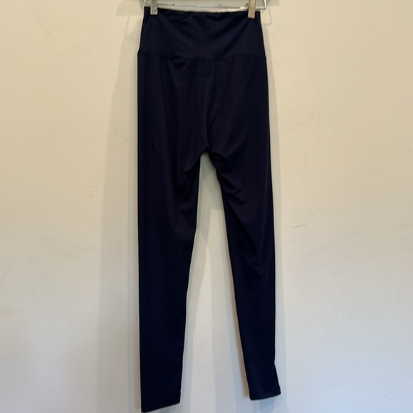 Navy Blue 92%Poly/8%Spandex full length leggings in size S-M like new! - Picture 3 of 5